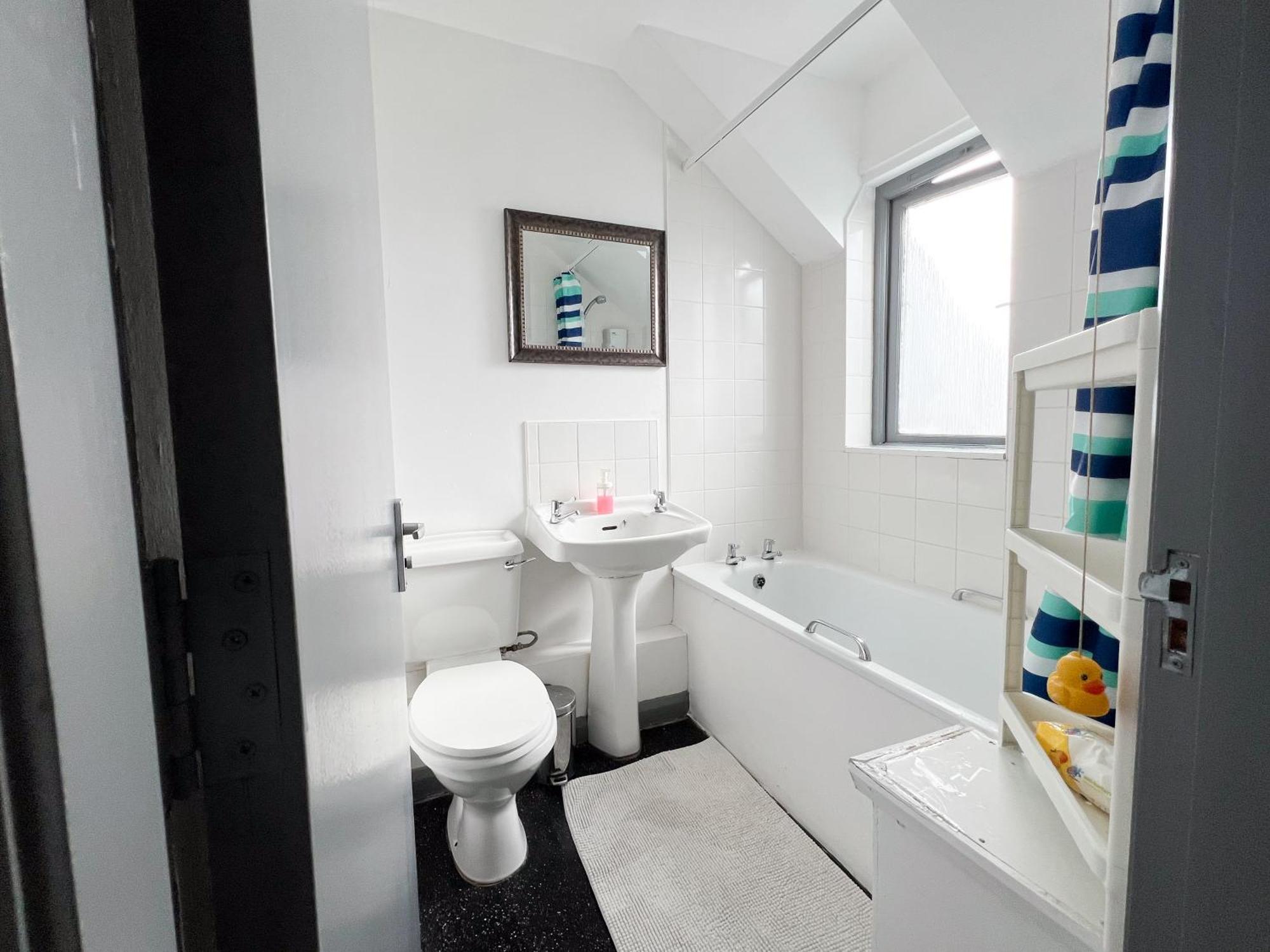 Well-Equipped 4 Bedroom House Close To City Centre Leeds (West Yorkshire) Exterior foto