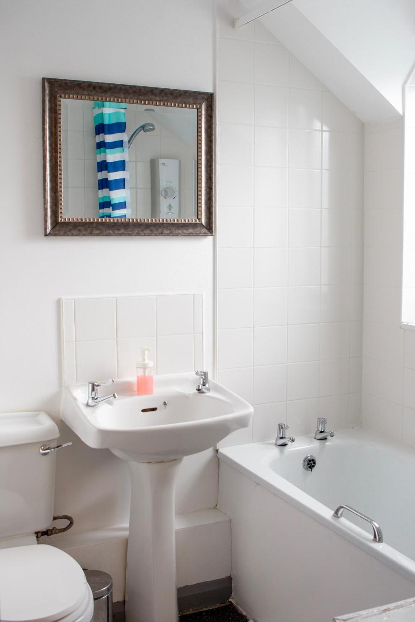 Well-Equipped 4 Bedroom House Close To City Centre Leeds (West Yorkshire) Exterior foto